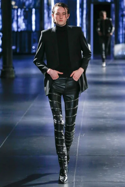 Look 14
